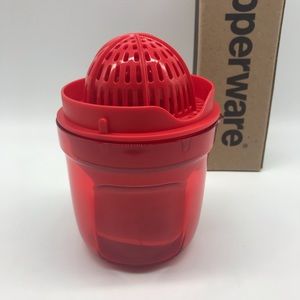 Gira Press Tupperware